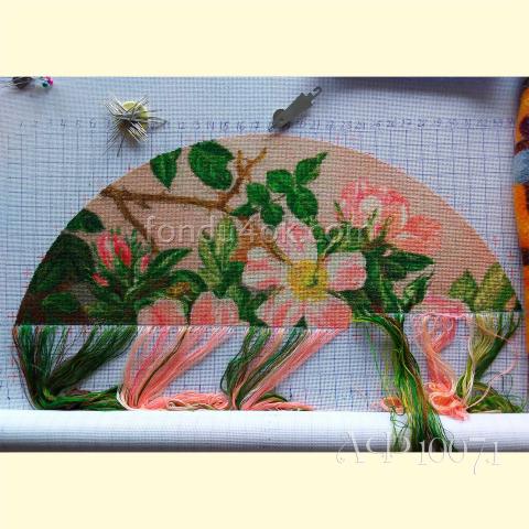 Вышивка - ткань: Сетка гобеленовая 25 ct, , техника: петит/полукрест <br>Автор вышивки: Jolanta Gaidienė (notera)